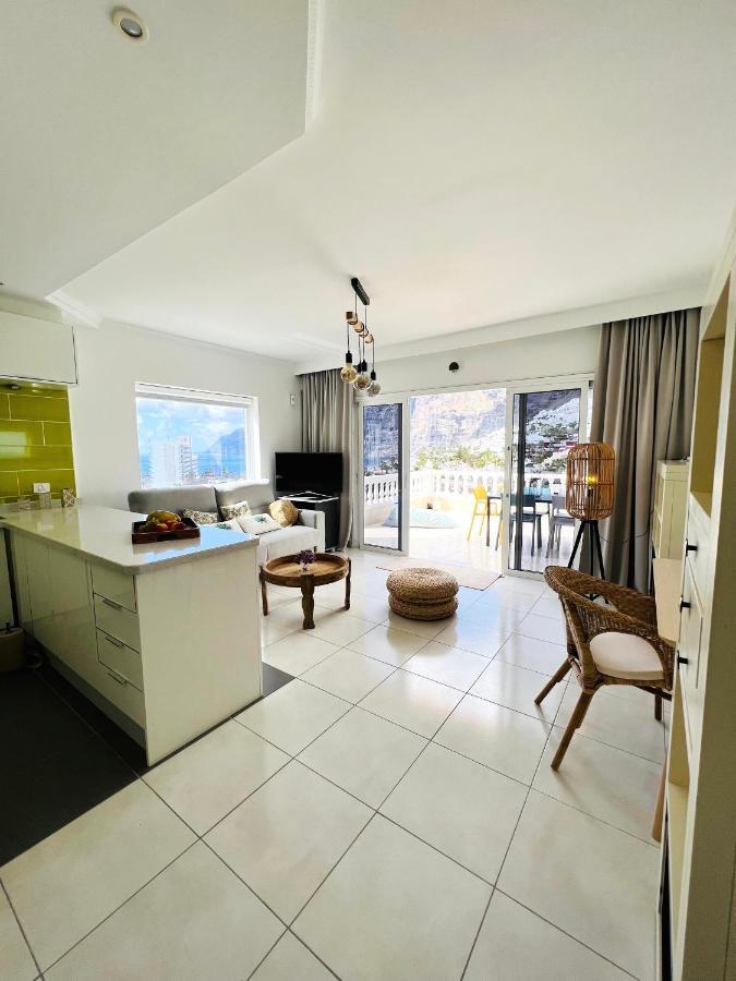 Luxury Penthouse With Breathtaking Views And Huge Private Terraces Lejlighed Puerto de Santiago  Eksteriør billede