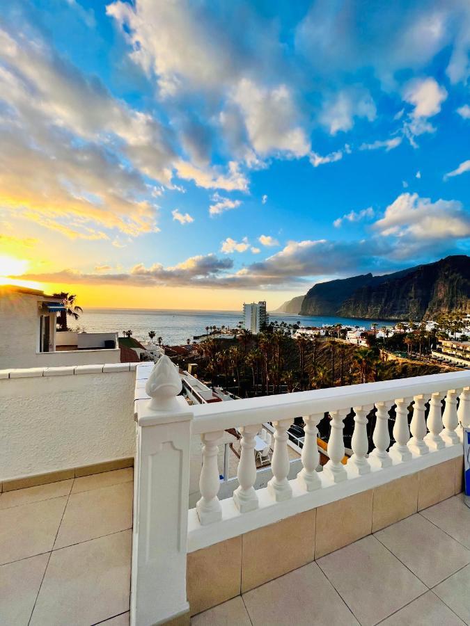 Luxury Penthouse With Breathtaking Views And Huge Private Terraces Lejlighed Puerto de Santiago  Eksteriør billede